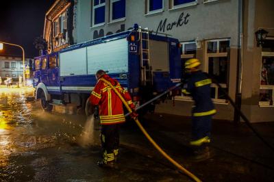 Koeningsbach-Stein: Starker Regen sorgt fuer Ueberflutung des Stadtzentrums